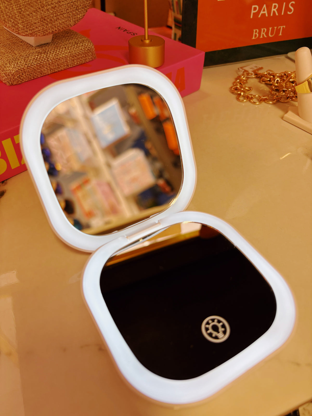 Watch - Travel Mirror